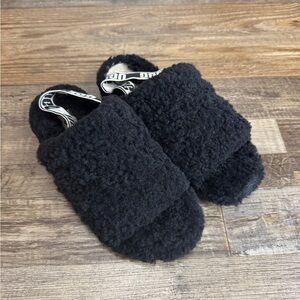 UGG Fluff‎ Yeah Slide Sandals Black Shearling Logo Strap Women’s 6